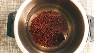 ホットクック オススメレシピ　発酵あんこの作り方①小豆を洗って鍋にいれる